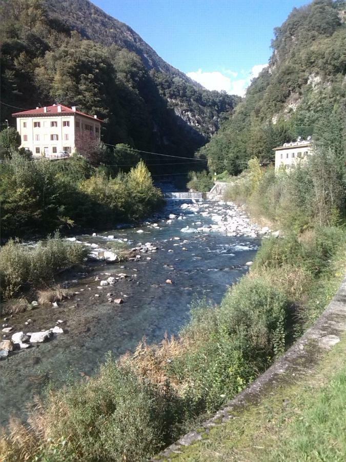 Villa Dietro L'Angolo Sondrio Exterior foto