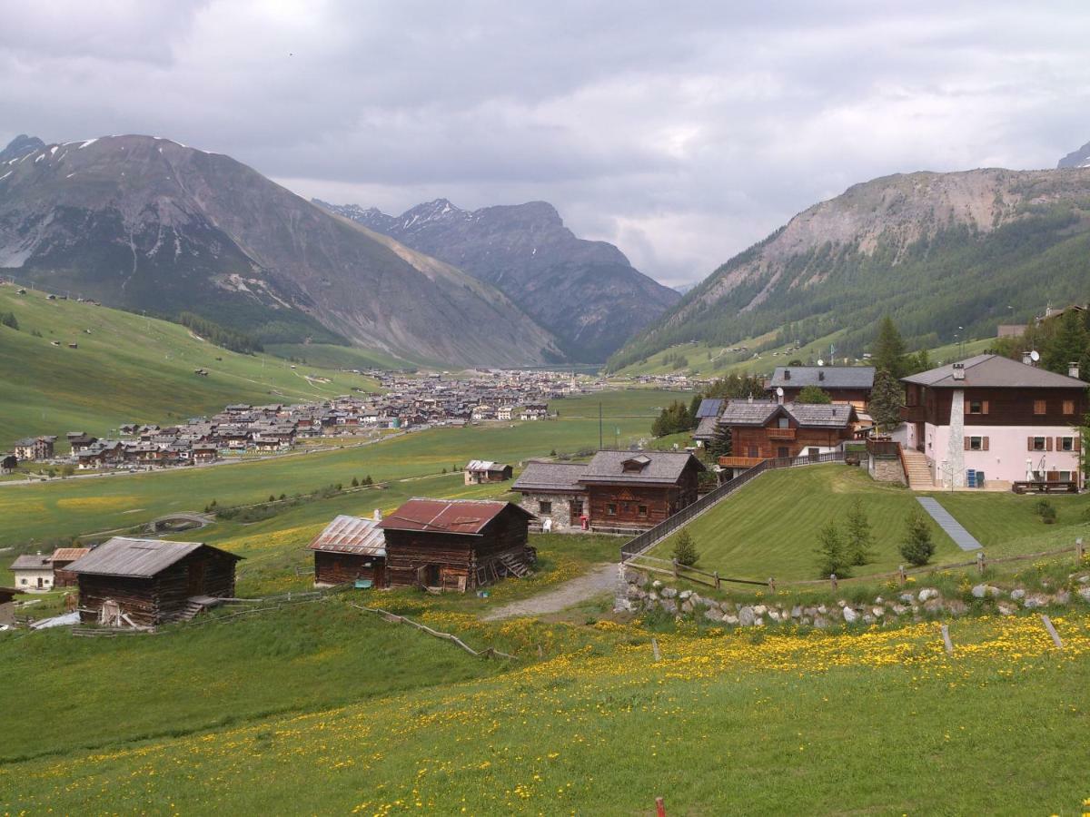 Villa Dietro L'Angolo Sondrio Exterior foto